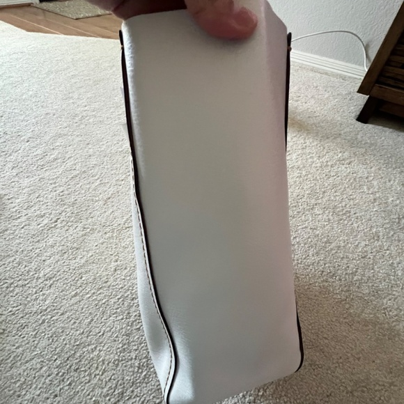 Coach Derby Tote - Picture 6 of 11